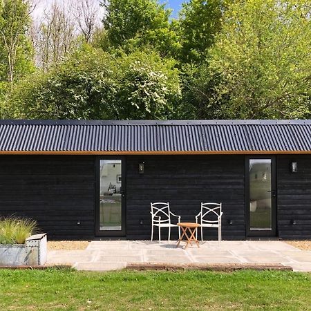 Гостьовий будинок The Hopper Huts Фавершем Екстер'єр фото
